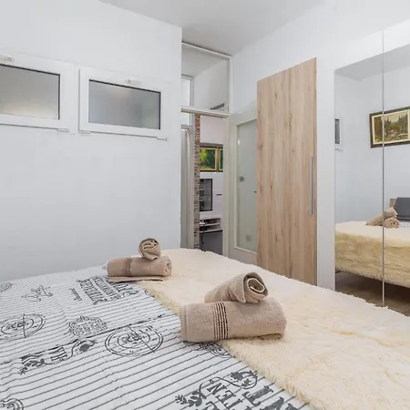2 Bedroom Beautiful In Lejlighed
