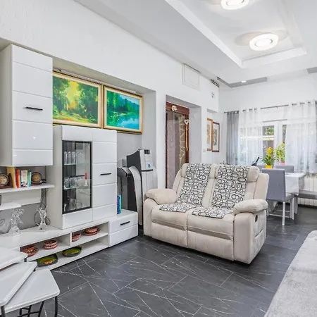 2 Bedroom Beautiful In Lejlighed