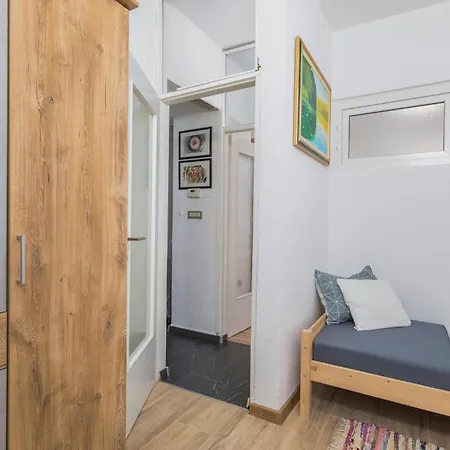 Apartment Stunning In With Kitchen *
